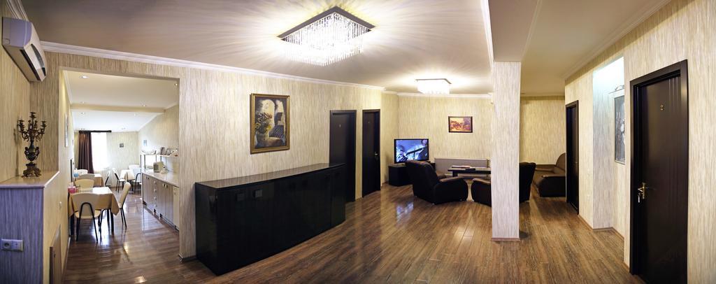Rondo Hotel Тбілісі Екстер'єр фото