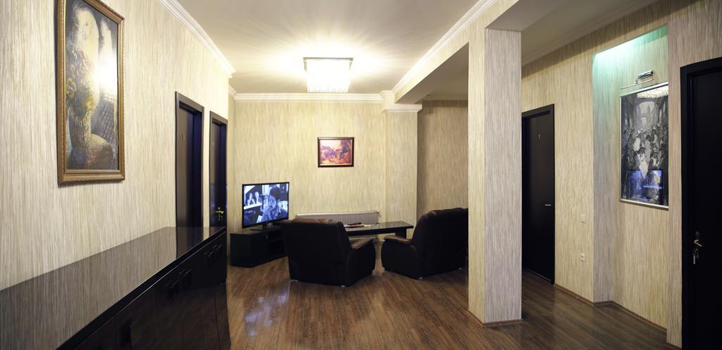 Rondo Hotel Тбілісі Екстер'єр фото