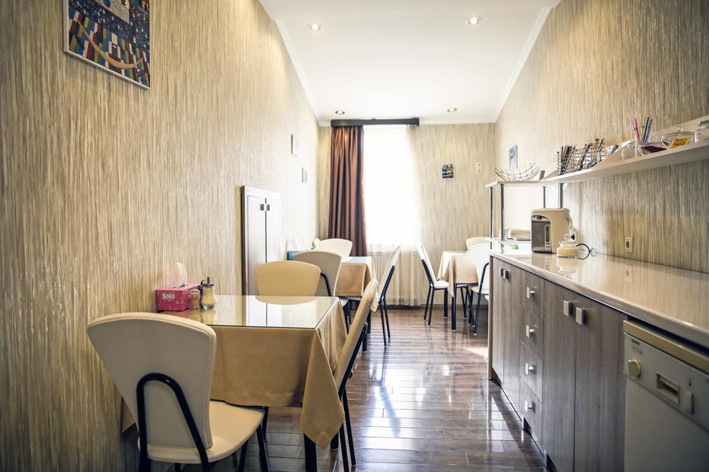 Rondo Hotel Тбілісі Екстер'єр фото